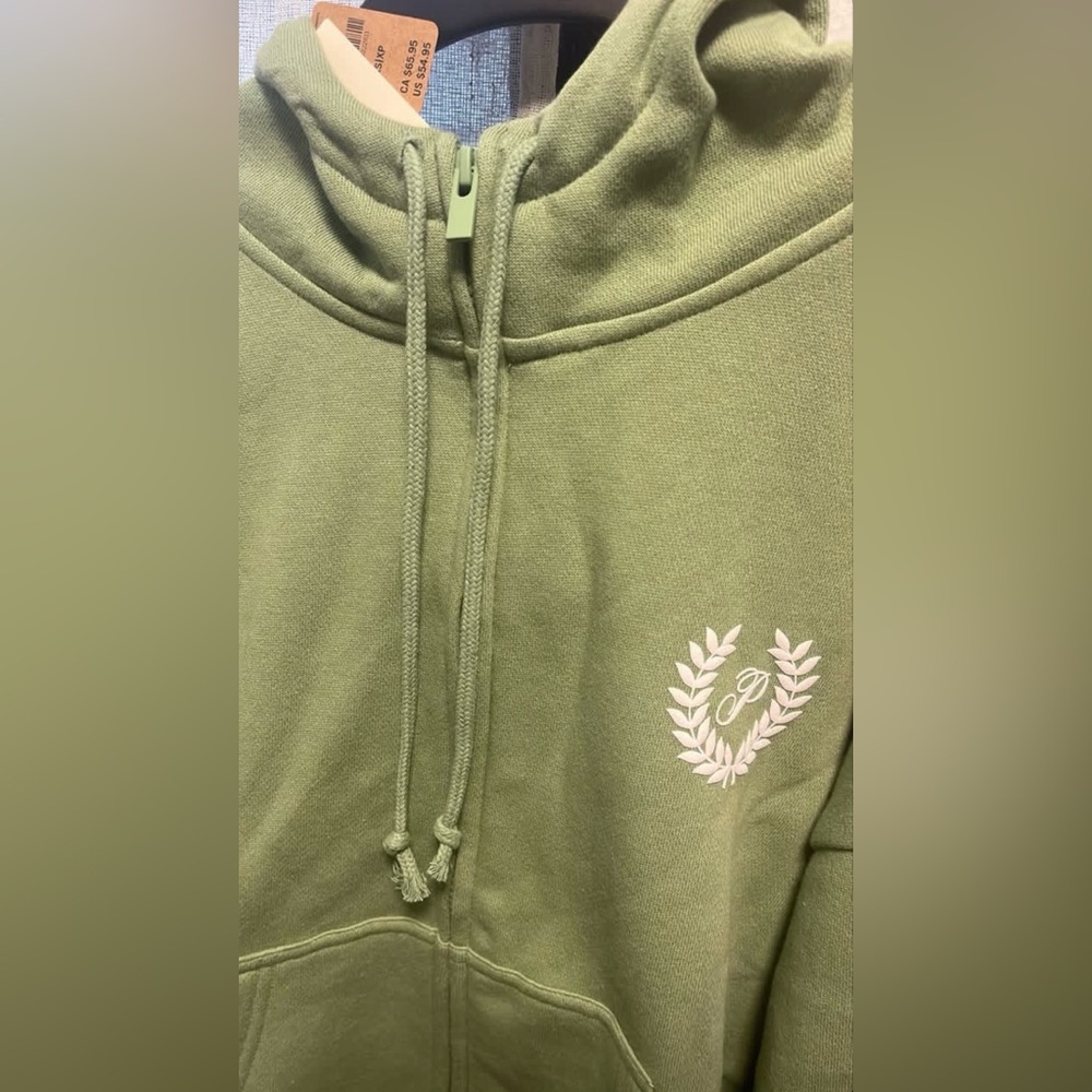 Victoria’s Secret logo Green Hooded Sweater - Picture 4 of 6